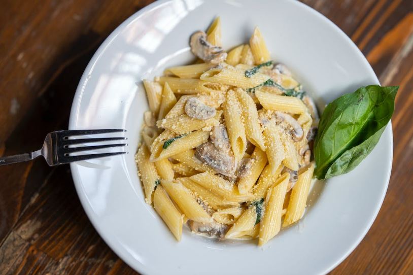 penne, plate of pasta