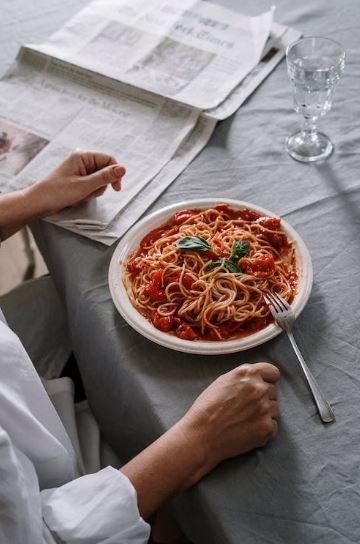 spaghetti pasta, a plate of spaghetti for meal